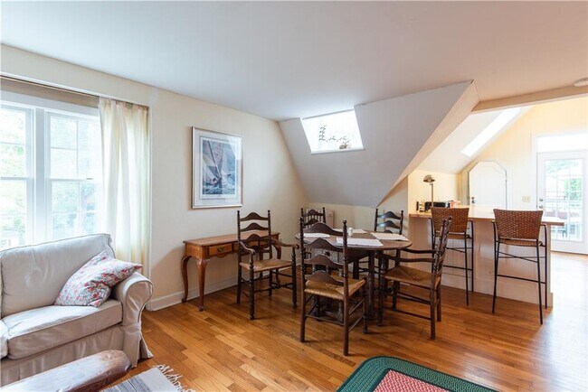 Building Photo - 2 Red Cross Terrace