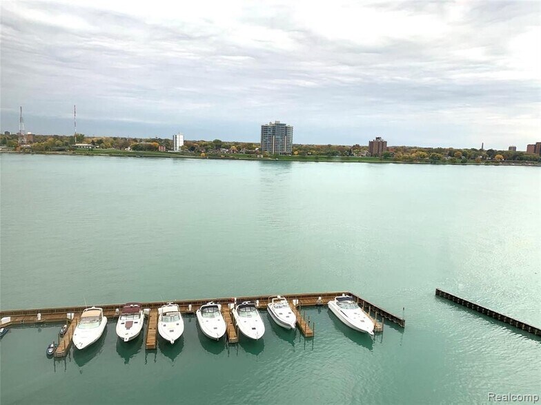 Building Photo - 300 Riverfront Dr