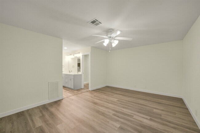 Building Photo - 23122 Whispering Willow Dr