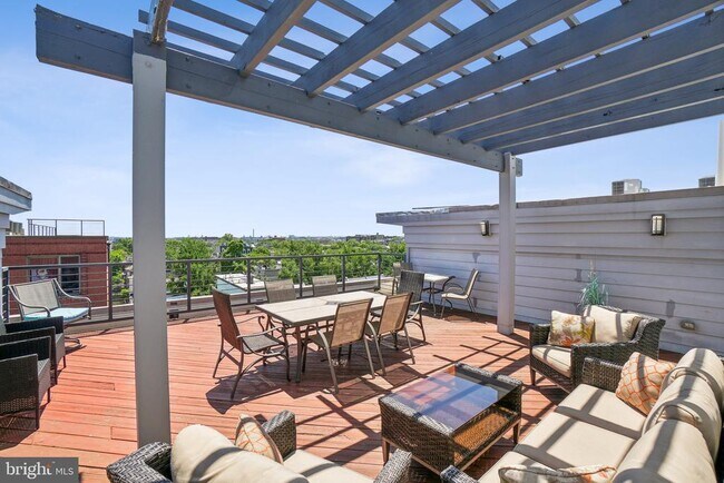 Building Photo - 2920 Georgia Ave NW