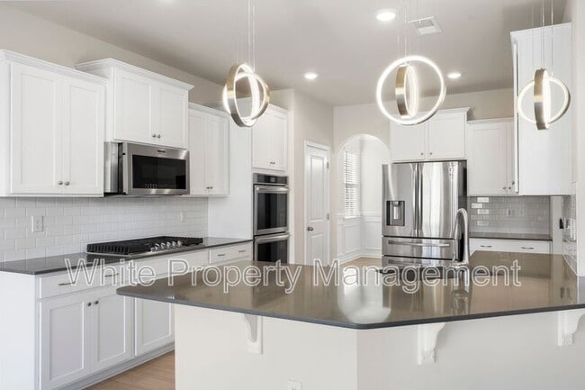Building Photo - 2039 Morning Gold Dr