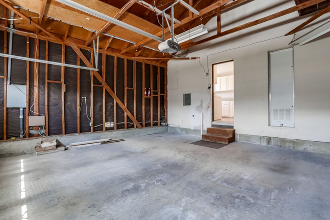 Building Photo - 3560 Turquoise Ln