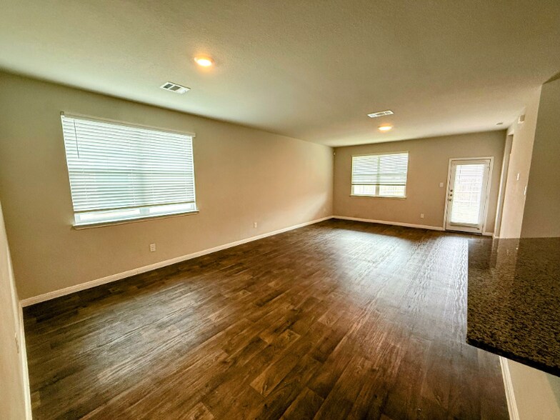 Building Photo - 157 Jayden Dr