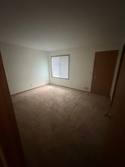 Master bedroom - 3700 Westmark Cir