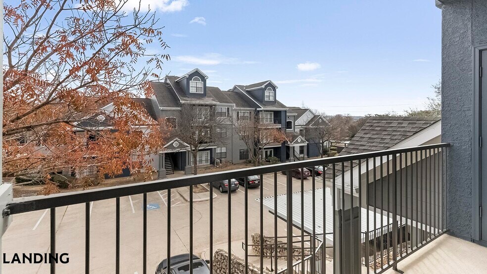 Building Photo - 9835 Fredericksburg Rd