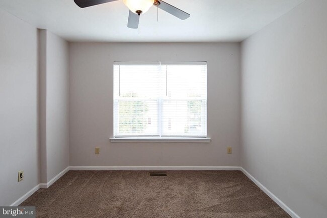 Building Photo - 929 Shenkle Dr