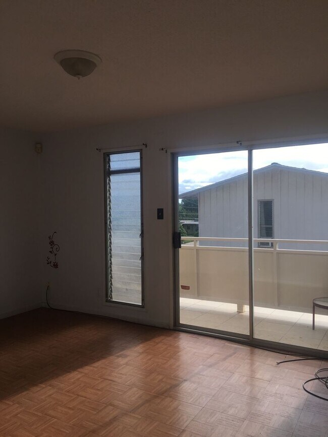 Building Photo - Duplex 3 Bedroom/1.5 Bath