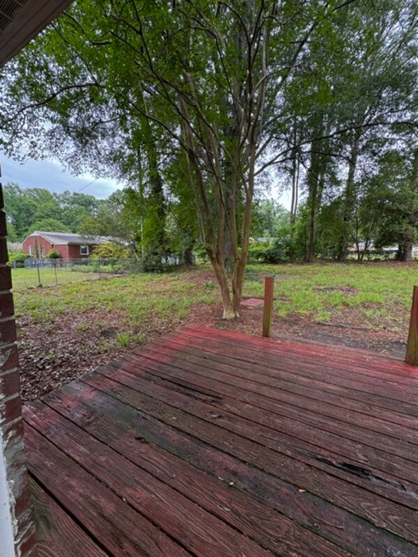 Building Photo - 2414 Slay Dr