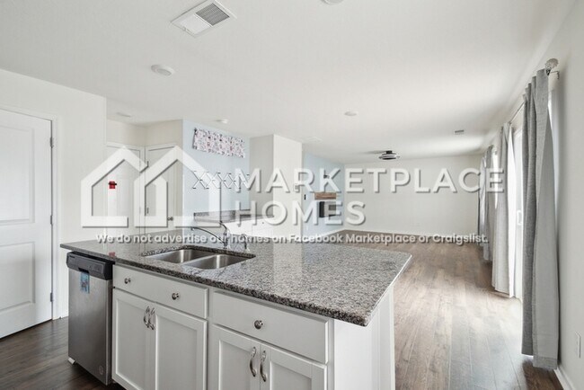 Building Photo - 1623 Sliger St