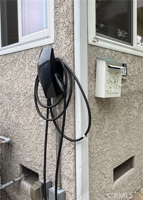 Building Photo - 240 S Mariposa St