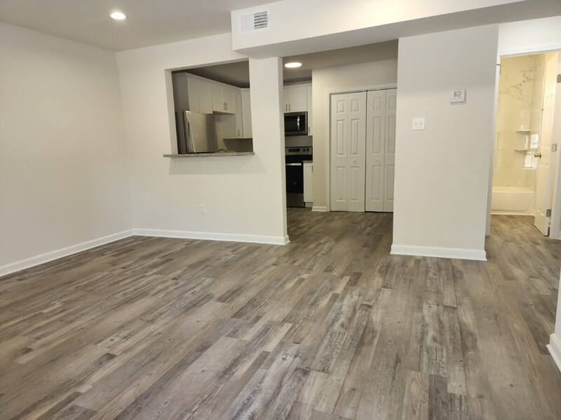 Building Photo - 141 Hoover Dr