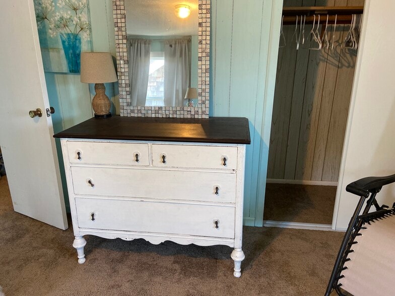 Building Photo - 717 10th Ave