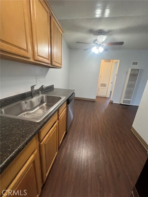 Building Photo - 221 N San Gabriel Ave
