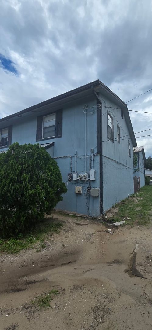 Building Photo - Available 2/1.5 Townhome in Tampa $500 OFF FIRST MONTHS RENT MOVE-IN SPECIAL!!