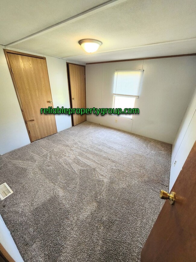 Building Photo - New Listing in Churubusco