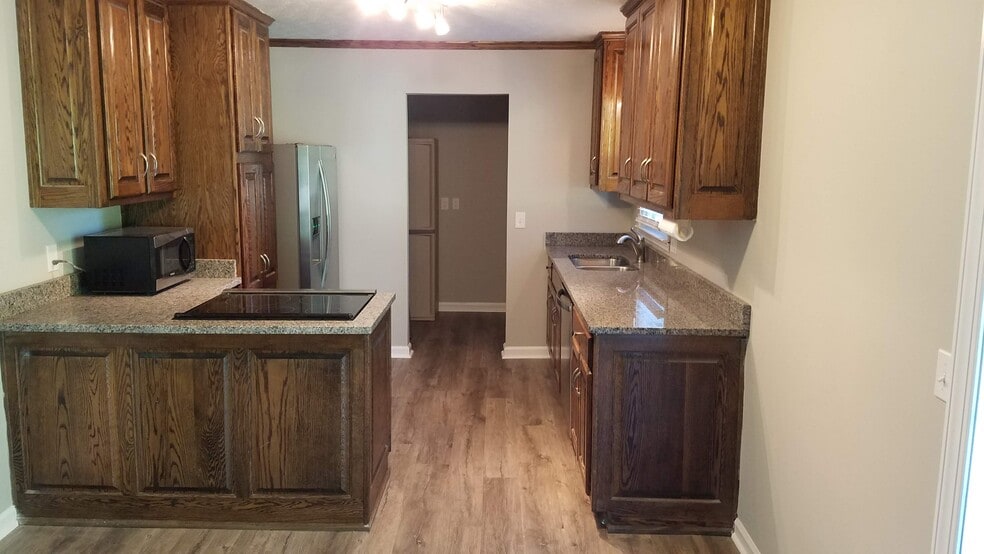 Kitchen - 115 Windy Hill Ct