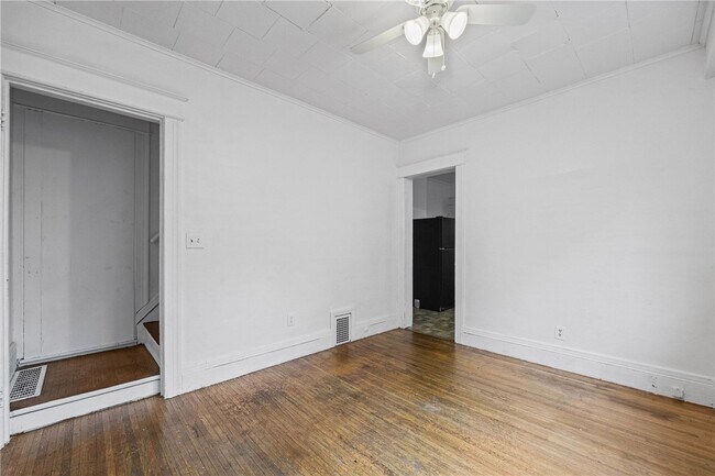 Building Photo - 98 Ackerman St