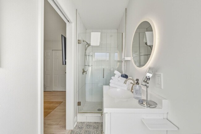 Building Photo - 10861 62nd Ave N