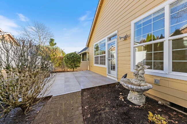 Building Photo - Beautiful Home in 55+ Community!