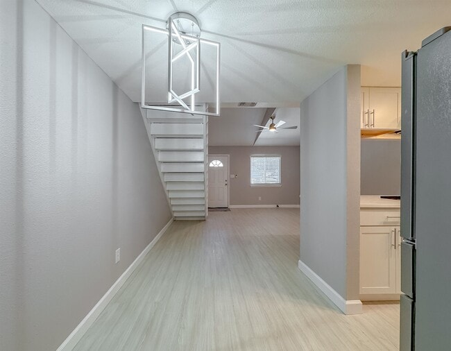 Building Photo - 2465 Talco Hills Dr