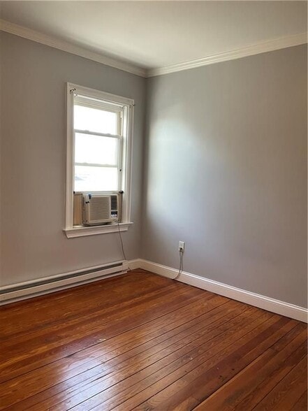 Building Photo - 45 Harvest St