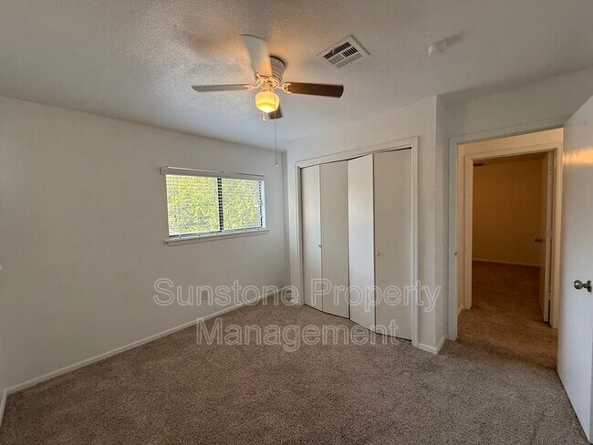 Building Photo - 5117 S Lions Ave
