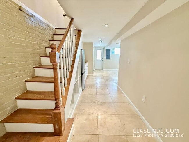 Building Photo - 159 V St NE