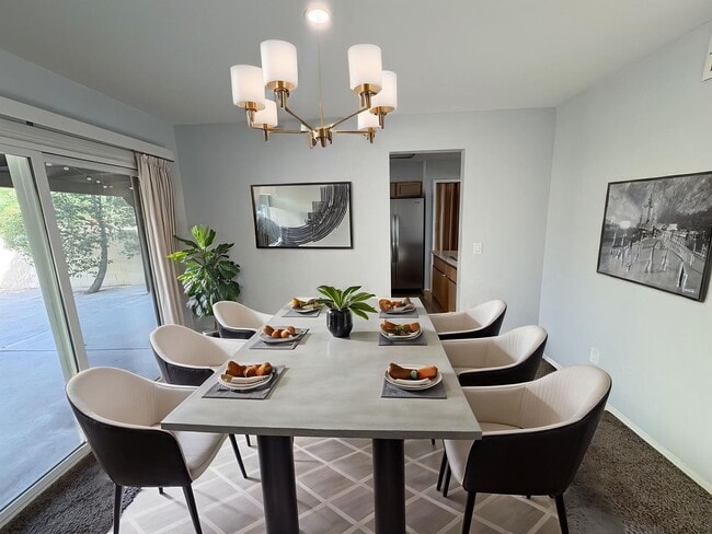 Building Photo - Beautiful eastside location