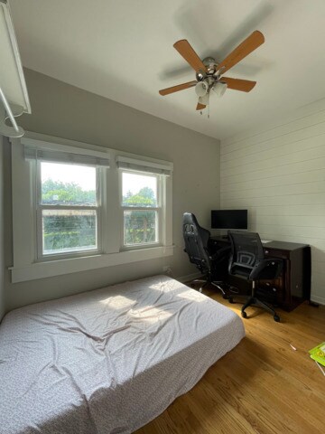 Building Photo - 4214 N Kenmore Ave