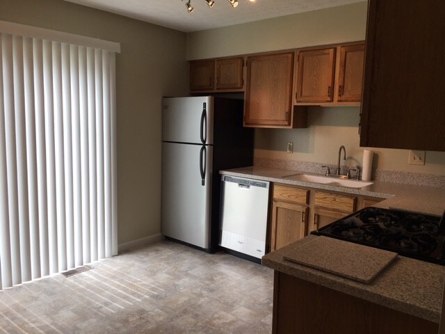 Building Photo - 562 Boulder Dr