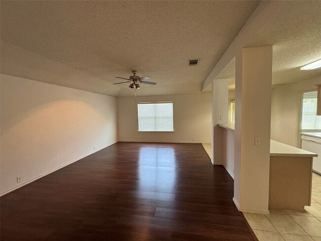 Building Photo - 111 Pinecrest Dr