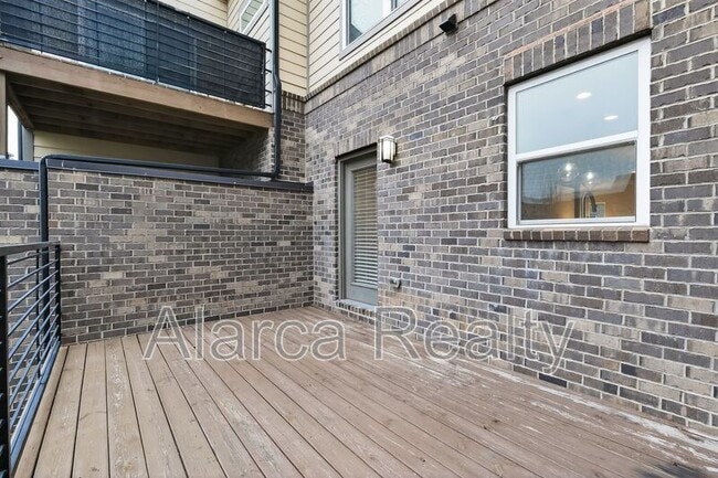 Building Photo - 2727 Grand Union Way