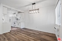 Building Photo - 322 Miraleste Dr