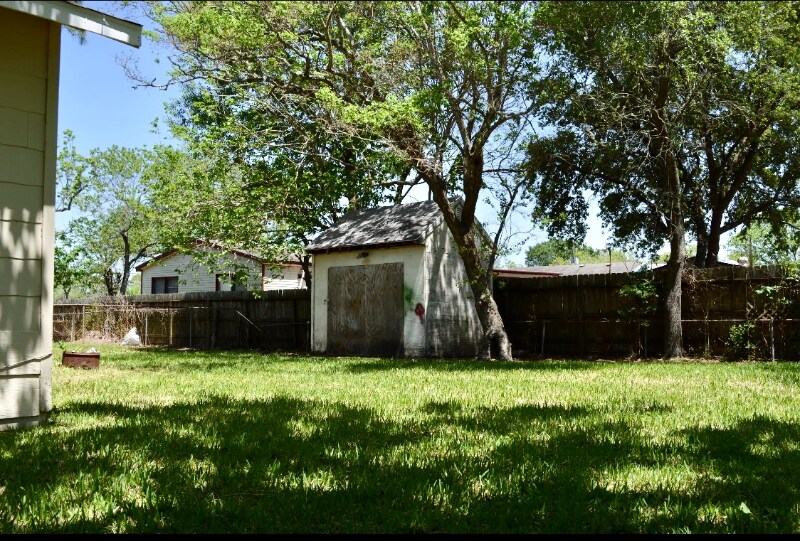Building Photo - 2207 Howell Ave