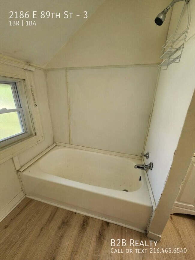 Building Photo - 2186 E 89th St