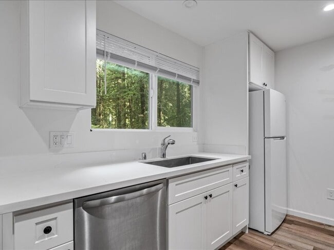 Building Photo - 14842 Canyon 1 Rd