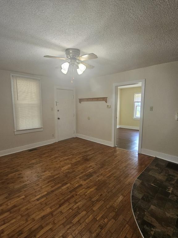 Building Photo - 1211 Almira Ave