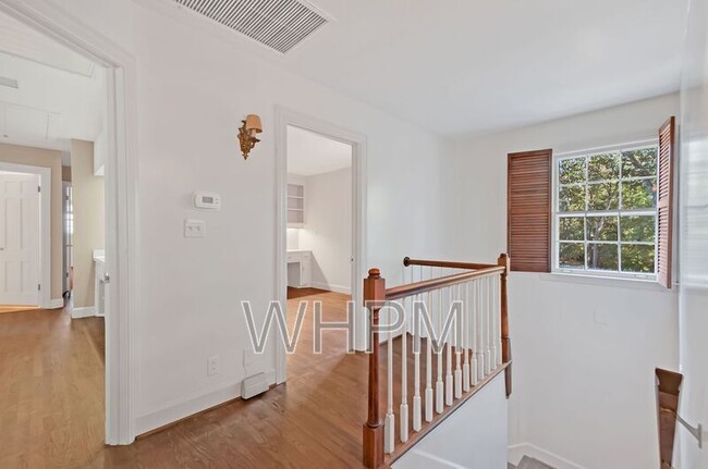 Building Photo - 1000 Chancery Ln