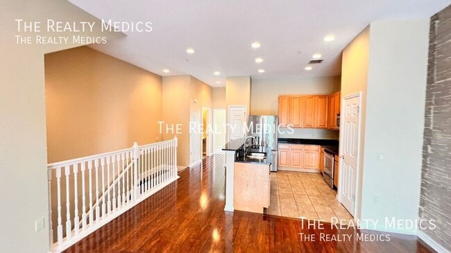 Building Photo - 3732 Avalon Park E Blvd