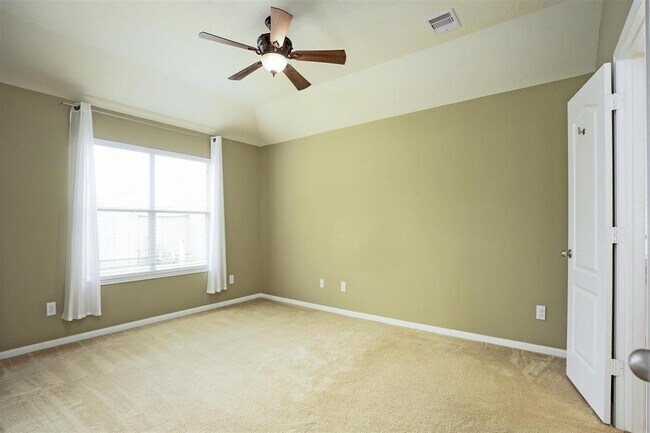 Building Photo - 11403 E Lake Gables Dr