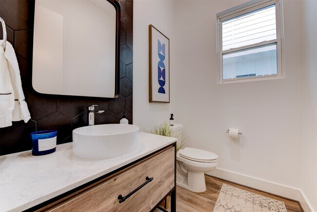 Building Photo - 3517 McIlhenny St