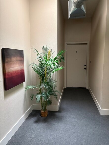 Unit 4 Entry - 289 3rd St