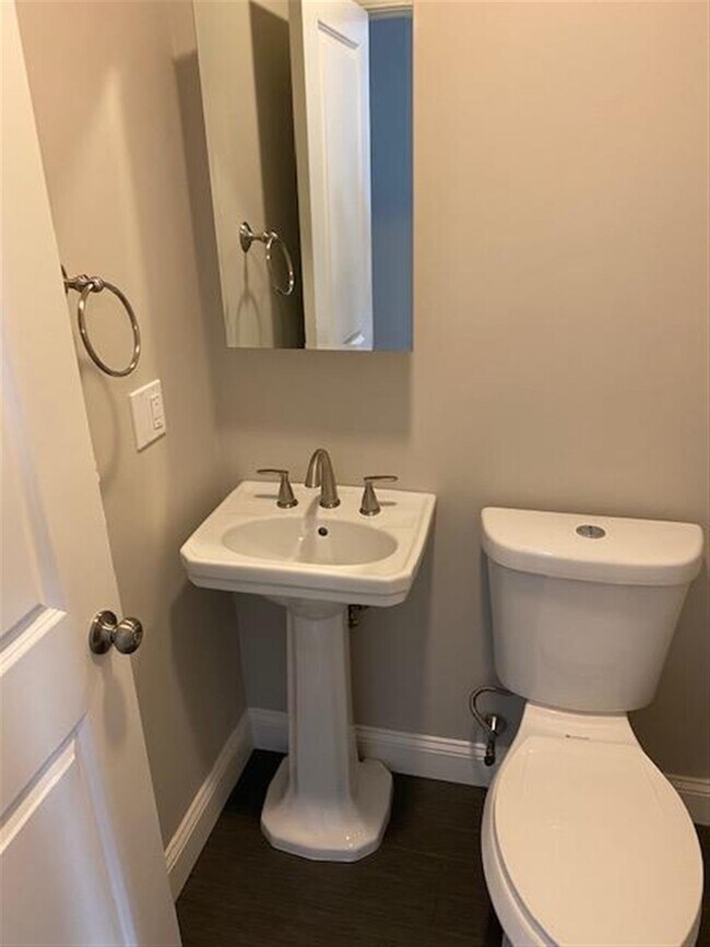 Building Photo - 7 Marney St