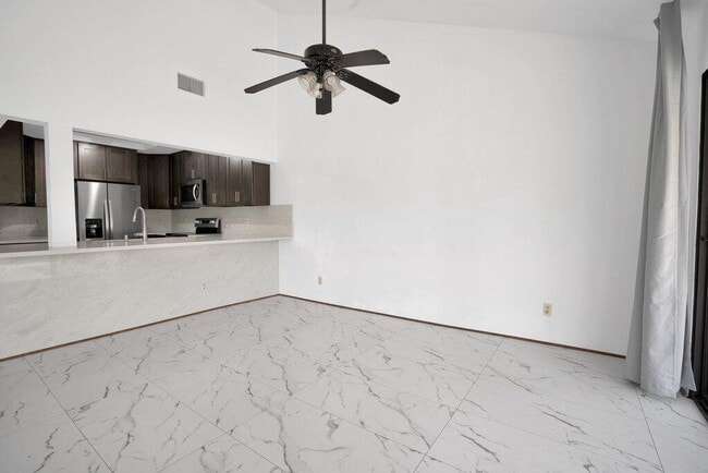 Building Photo - 77623 Woodhaven Dr S