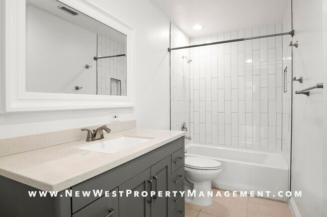 Building Photo - Expansive La Jolla Village 2 Bedroom at De...