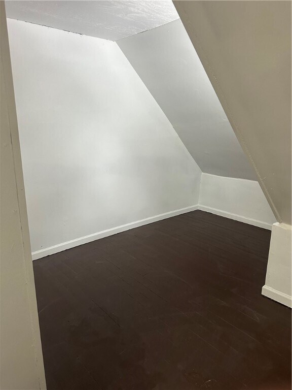 Building Photo - 557 Glide St