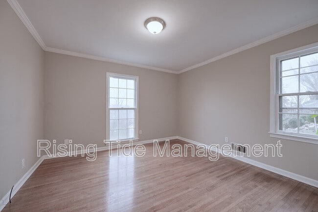 Building Photo - 401 Lance Ln