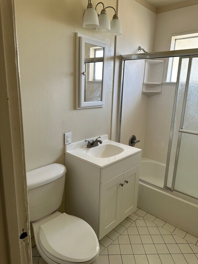 Building Photo - Coming Soon Cozy Renovated Country Propert...