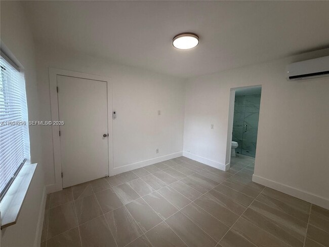 Building Photo - 6765 SW 34th St