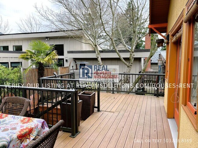 Building Photo - 4409 NE 37th Ave